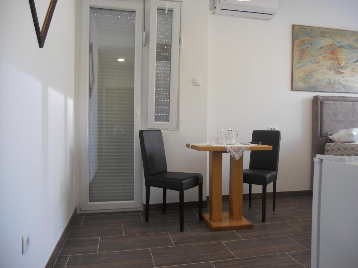 Apartmani Bonaca U Centru Niksica Buitenkant foto
